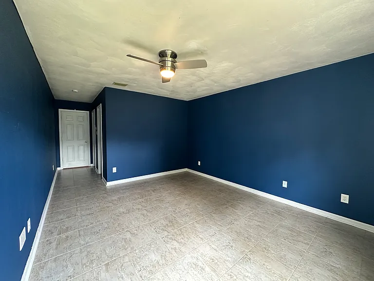 909 Chigwell Rd — Photo 26
