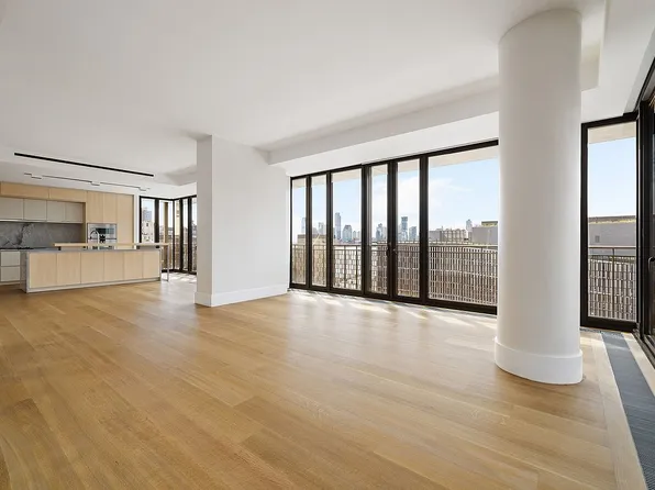 100 Vandam St #10A, New York, NY 10013