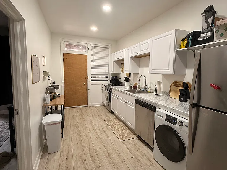 707 W Wellington Ave #2 — Photo 2
