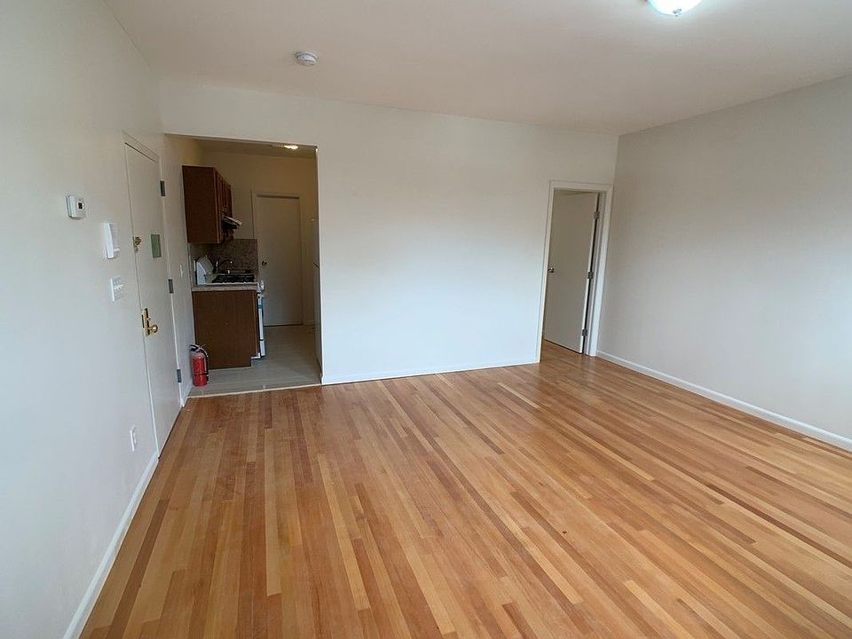 1st image of 2828 W 19th St #1F