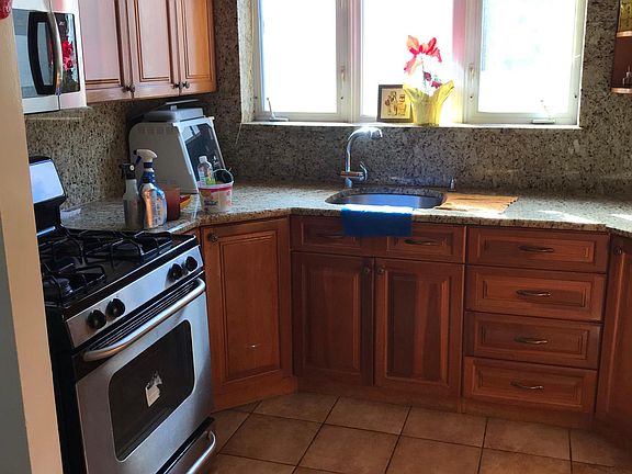 4th image of 1942 Blackrock Ave #2