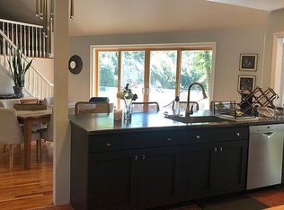 17 Oak Meadow Ln, Bellport, NY 11713