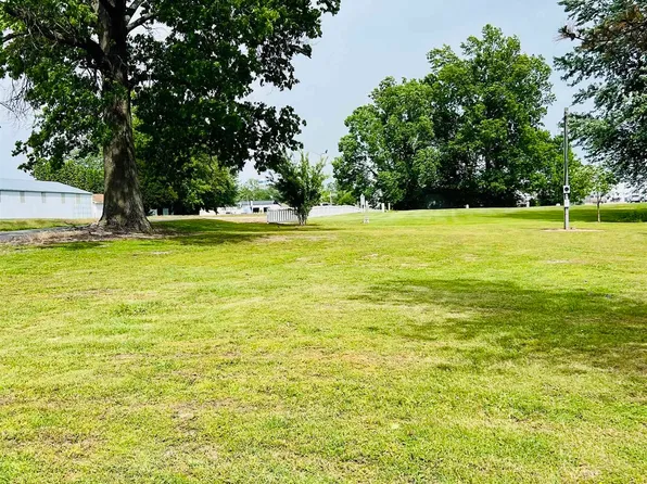 407 N Walker St, Marion, IL 62959