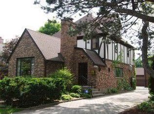 752 Elmore St, Park Ridge, IL 60068