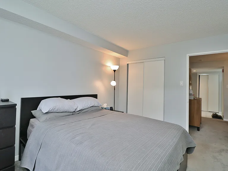 35 Holland Ave #302 — Photo 20