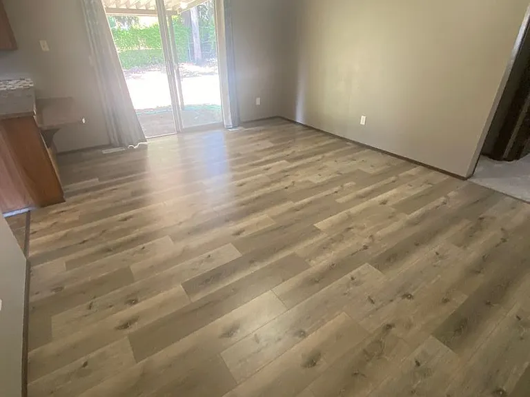 1335 Woodglen St NE — Photo 3