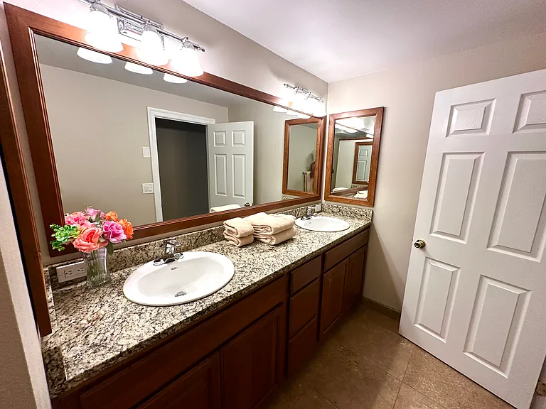 9418 Valhalla Way #B — Photo 12