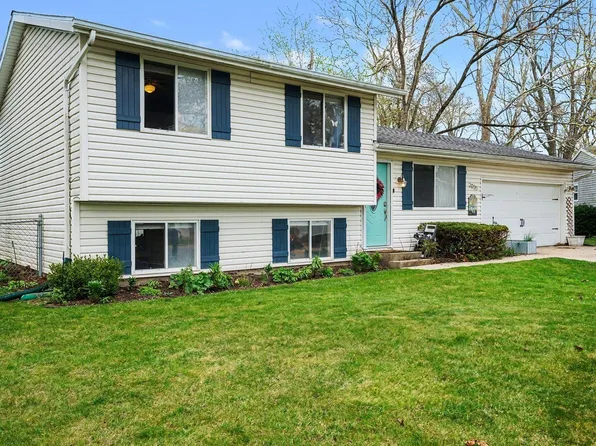 2035 Carrbridge Ct, South Bend, IN 46614