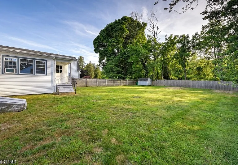 10 Lake Dr — Photo 40