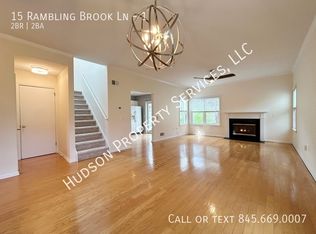 15 Rambling Brook Ln #1, Poughkeepsie, NY 12601