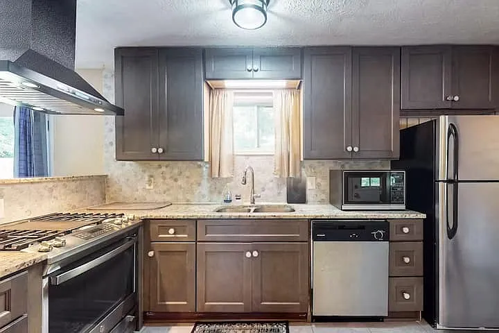 2522 Pamela Dr — Photo 2