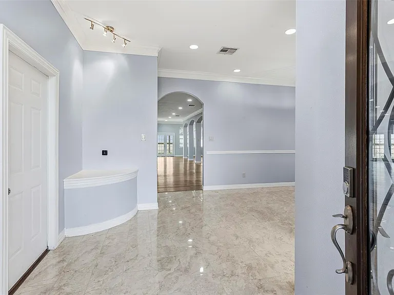 2535 Broadway St — Photo 5
