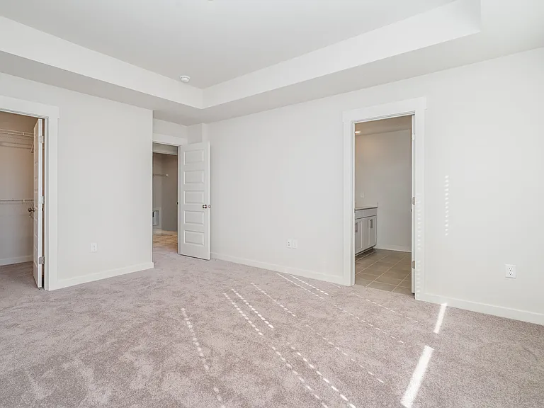 585 Lyness Dr — Photo 18