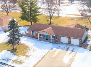 3402 Sheridan Rd, Pekin, IL 61554