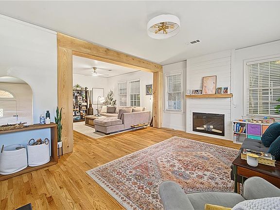 2nd image of 621 Glenmore Ave