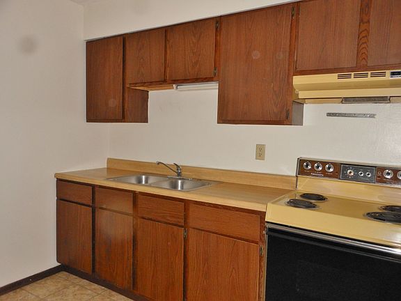 4th image of 840 Patty Dr APT B