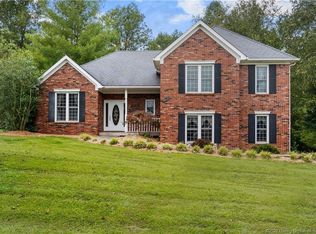 305 Country Club Estates Dr SE, Corydon, IN 47112