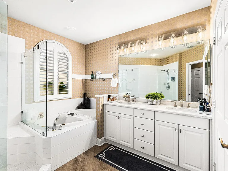 14121 Cambridge Dr #104 — Photo 7