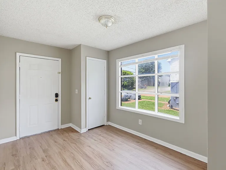 1241 N Graycroft Ave — Photo 2