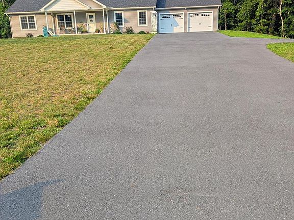 3rd image of 383 Cielo Ln