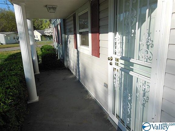 3rd image of 4902 Griffith Dr NW