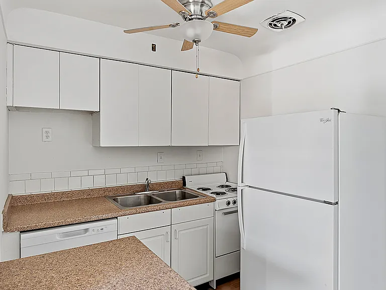 6469 Montgomery Rd #7 — Photo 10