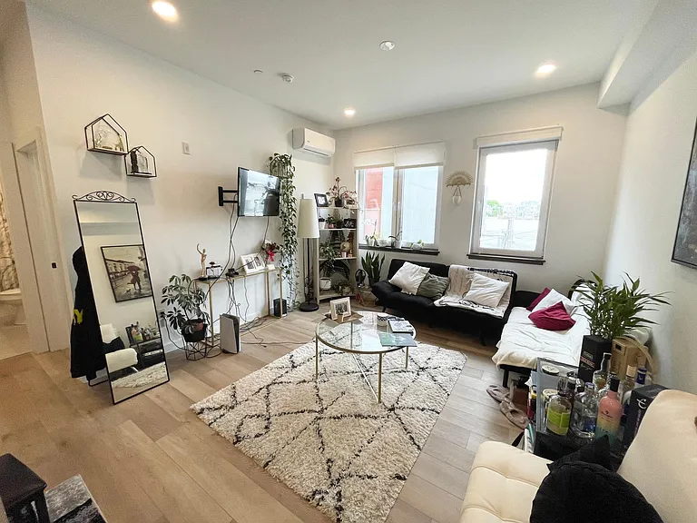 1309 N Hope St #1 — Photo 6