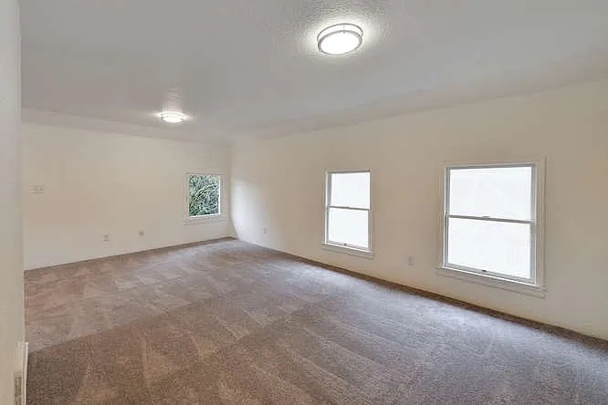 624 NW 22nd Ave — Photo 6