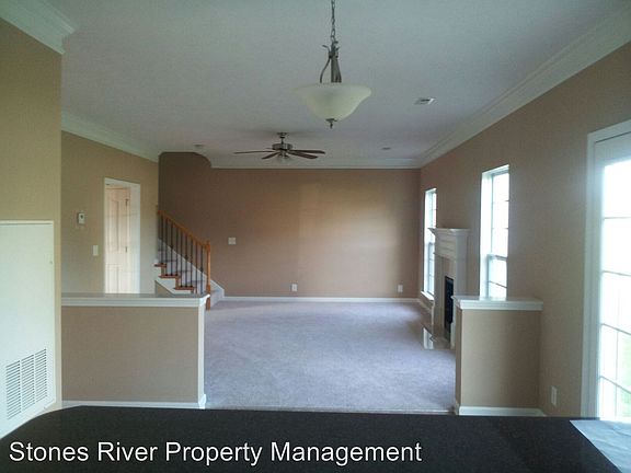 4th image of 1710 John Lee Ln