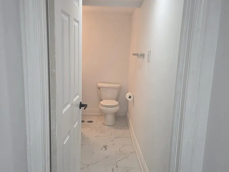 6 Chestermere Cres #BASEMENT — Photo 10