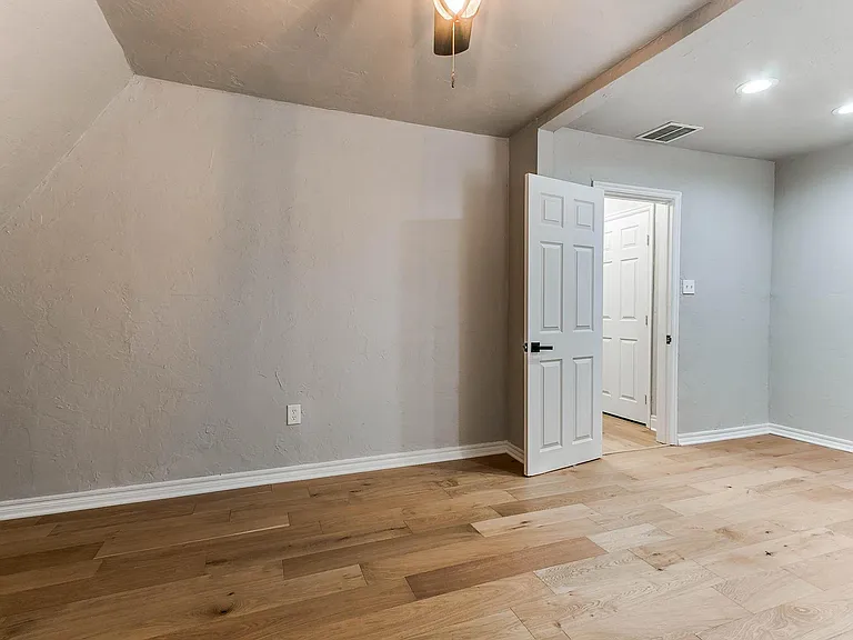 1824 NW 14th St — Photo 10