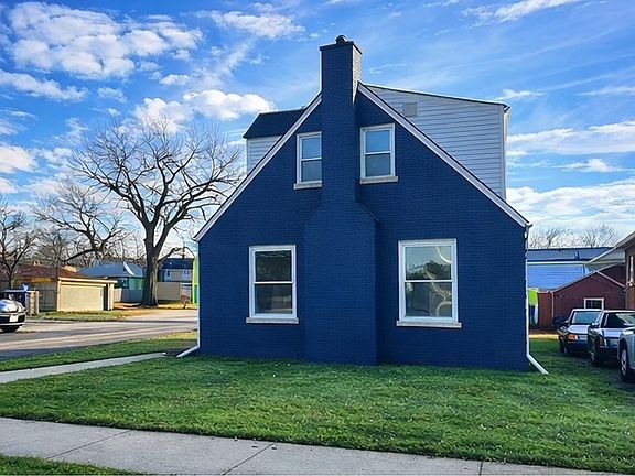 4th image of 301 Warren St