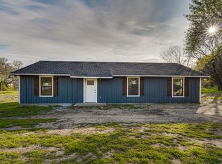 2405 Howard Rd, Waxahachie, TX 75165