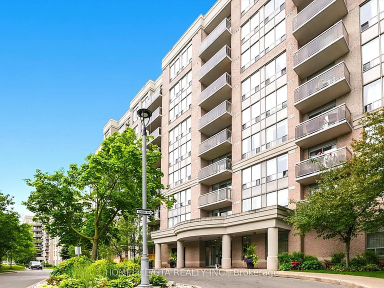 1720 Eglinton Ave E #821 — Photo 2