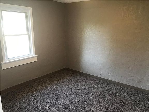 2nd image of 1309 E Sea Ave