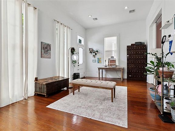4th image of 3605 Constance St