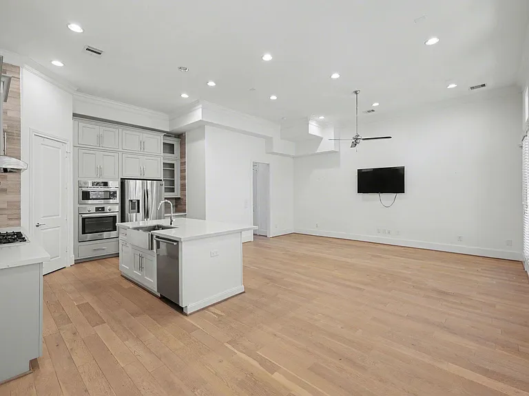 2713 Kinsley Oaks Dr — Photo 23