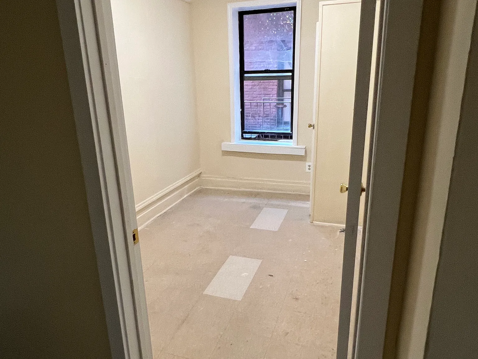 3 bed, 750 sqft, $2,995 — Photo 3