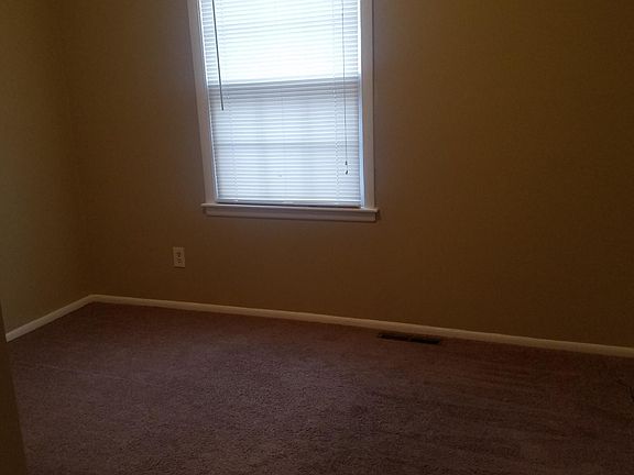 3rd image of 11604 Fuller Ave