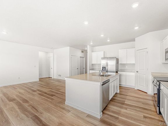 5th image of 45875 Mill Avenue