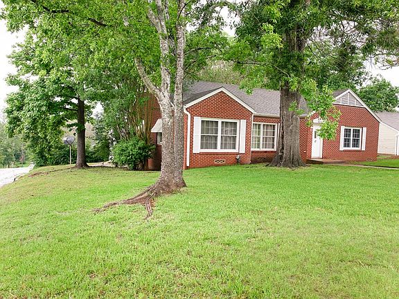 2nd image of 901 Highland Dr