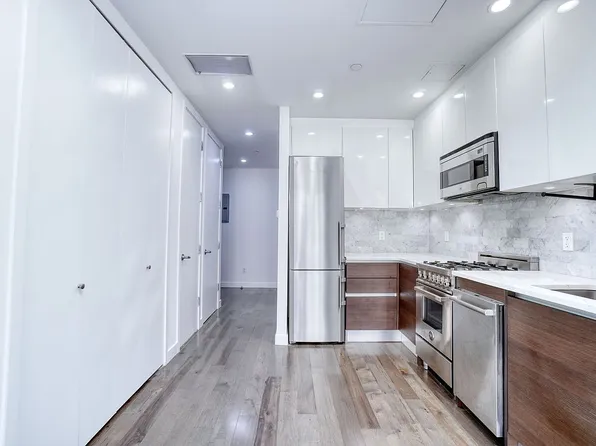 11-35 45th Ave #3H, Long Island City, NY 11101