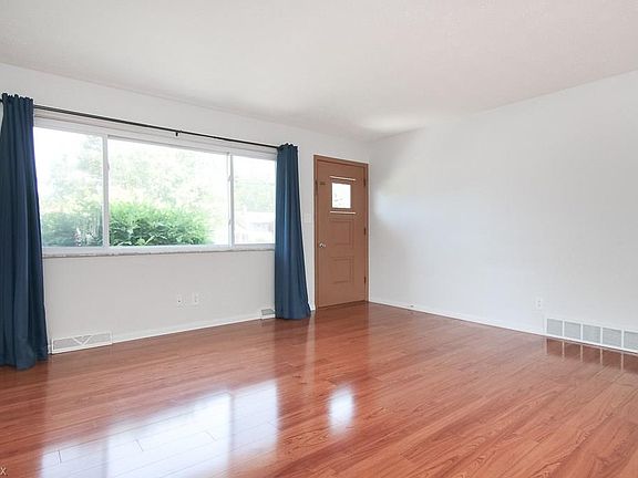 3rd image of 13901 Dalebrook Ave