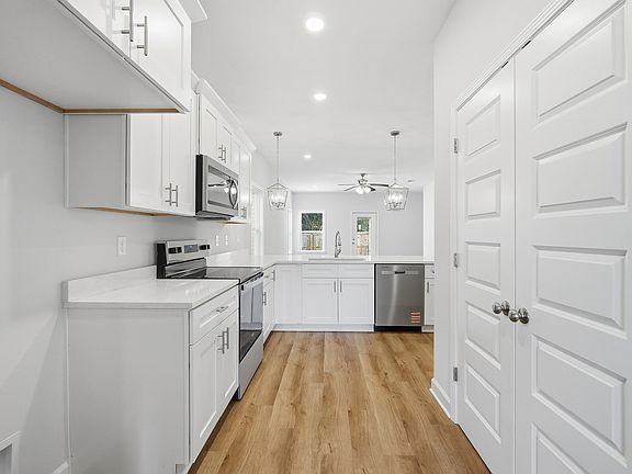 5th image of 71 Spooner St