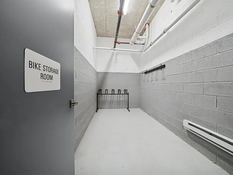 32 Jones St #202 — Photo 40