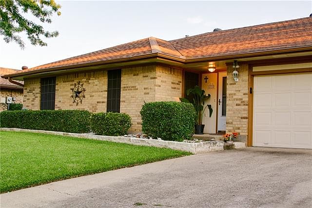 1st image of 1332 Brazos Blvd