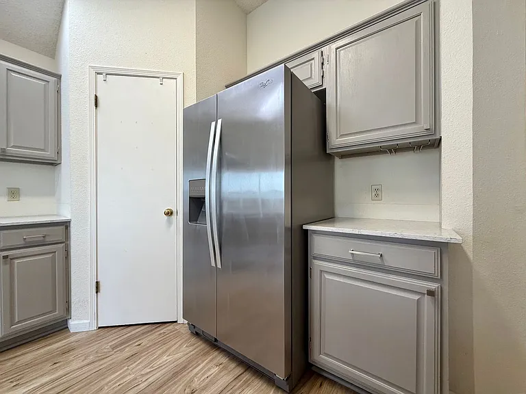 2200 Emmett Pkwy — Photo 11