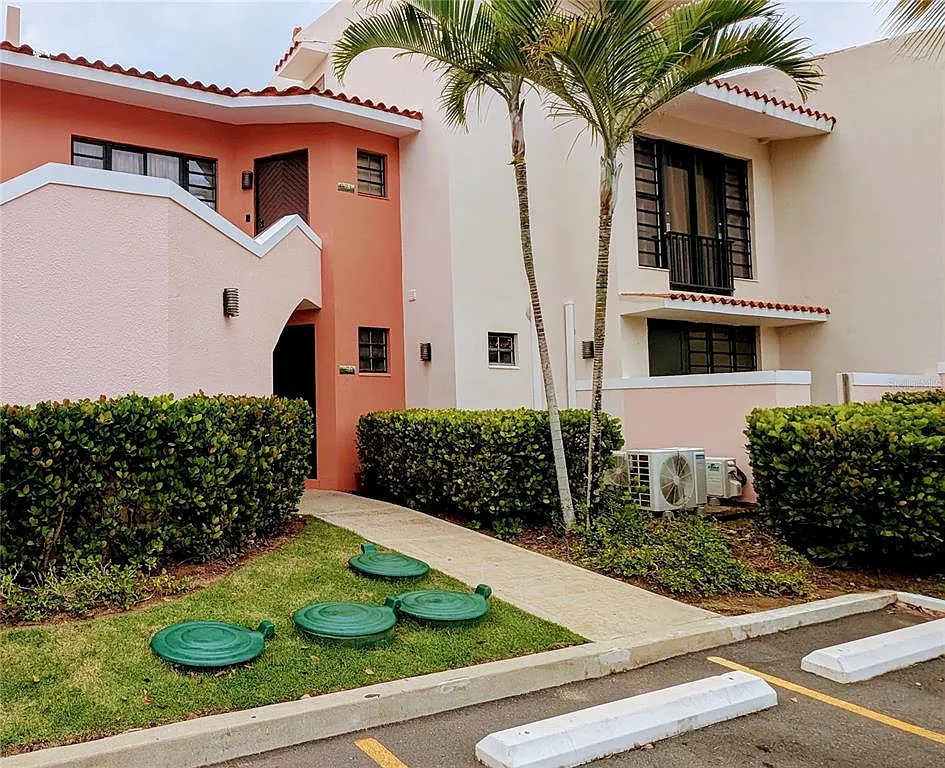 3 bed, 2.0 bath, 2600 sqft, $3,500 — Photo 1