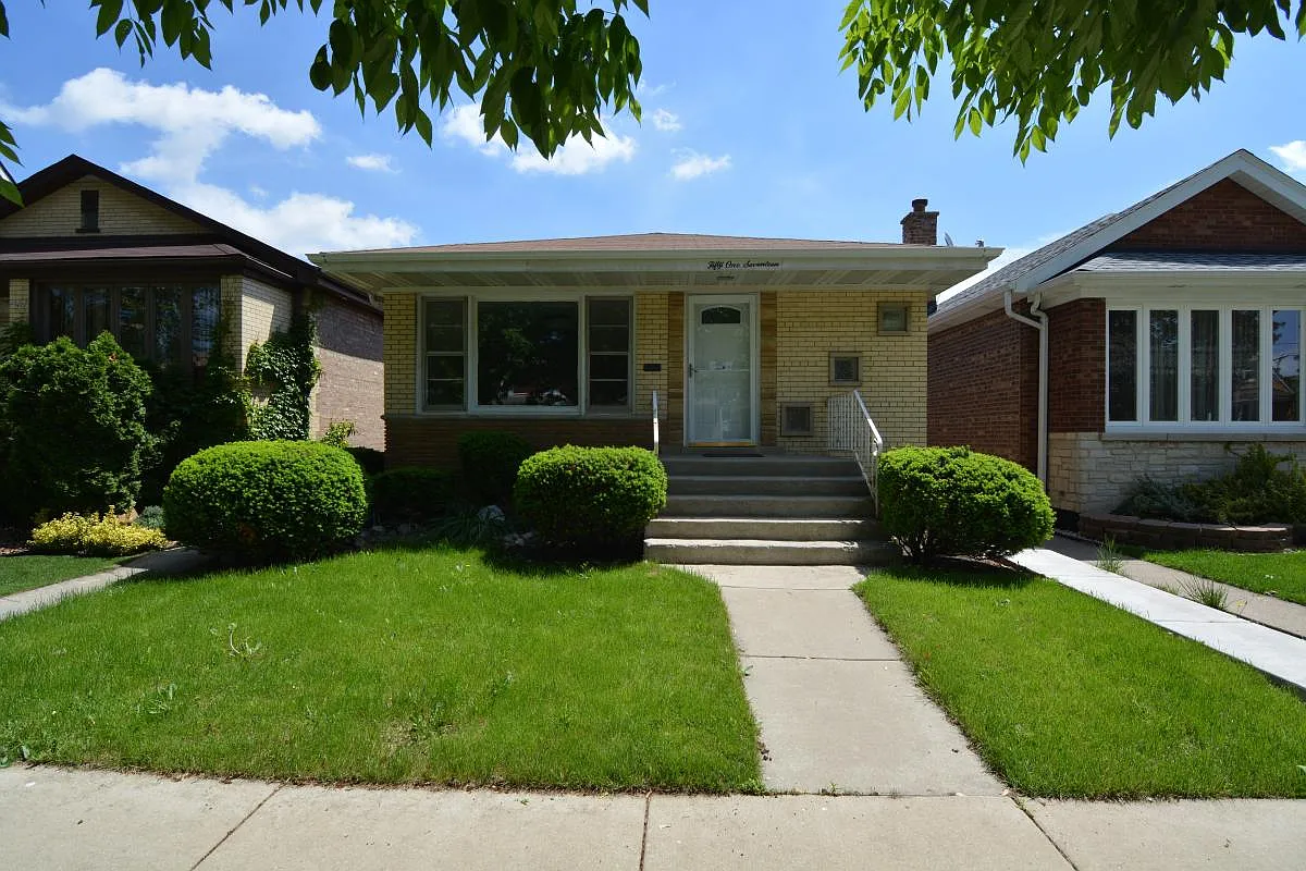 5117 S Leamington Ave photo 1