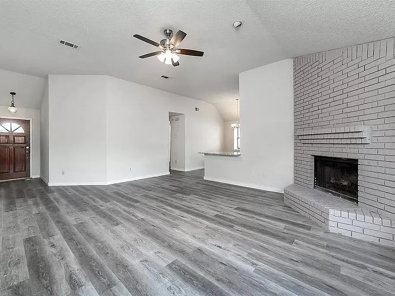 1509 Evergreen Dr — Photo 7